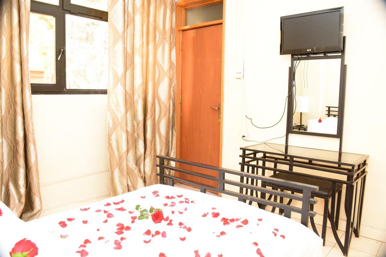 The Hive Guest House Addis Abeba Buitenkant foto