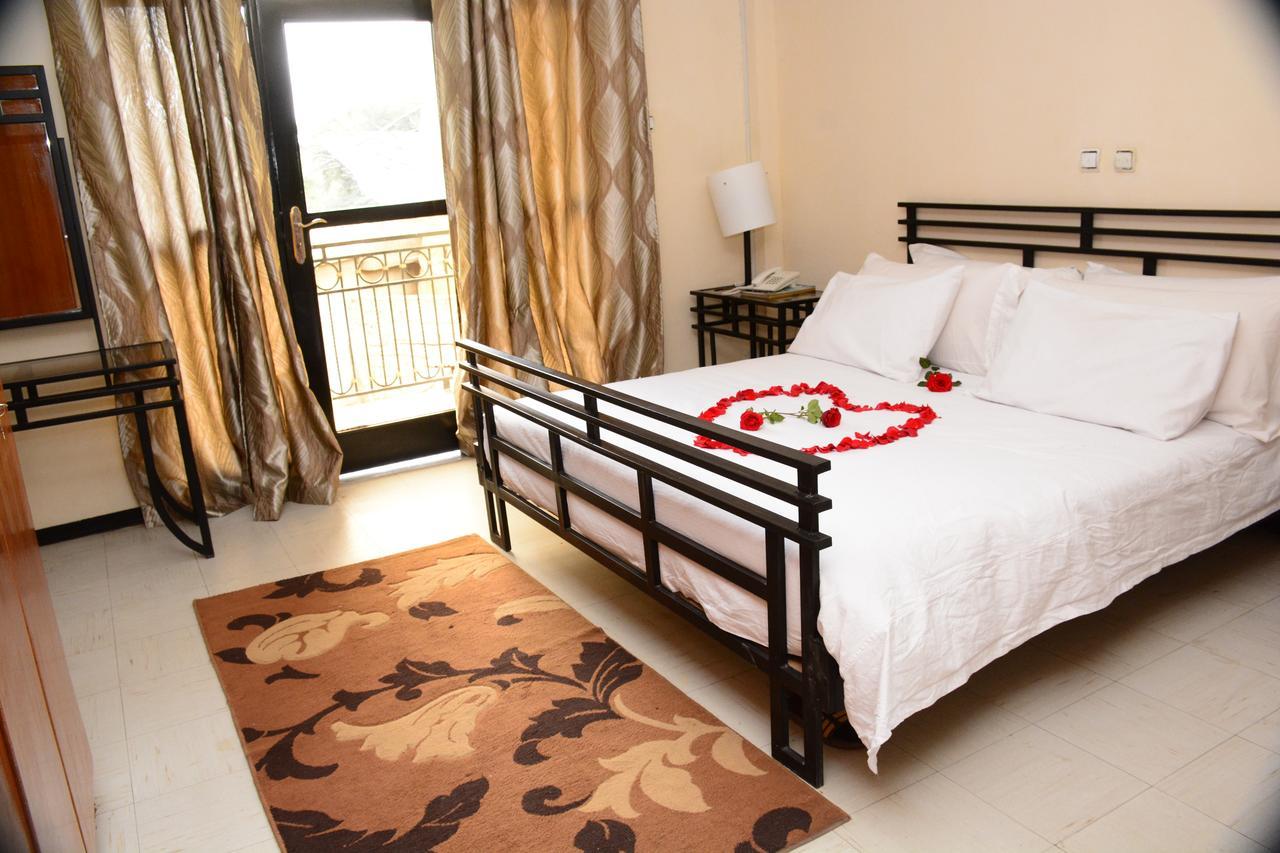 The Hive Guest House Addis Abeba Buitenkant foto